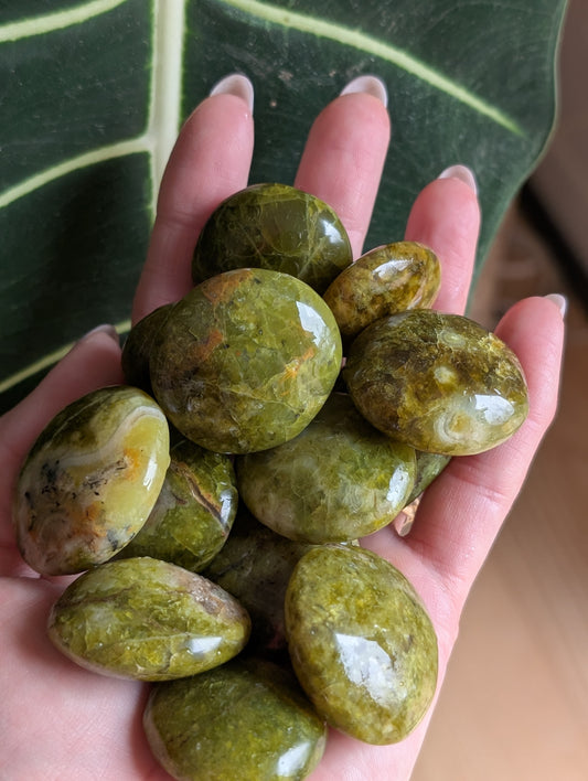 1 pierre plate en opale verte