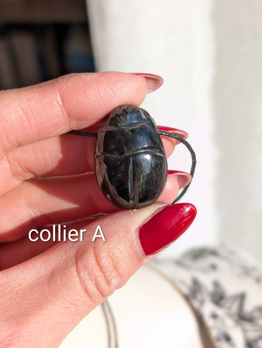 Collier scarabée en obsidienne mentogochol au choix