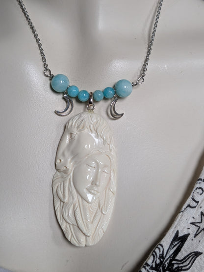 Collier Totémique artisanal unique femme et cheval avec Amazonites