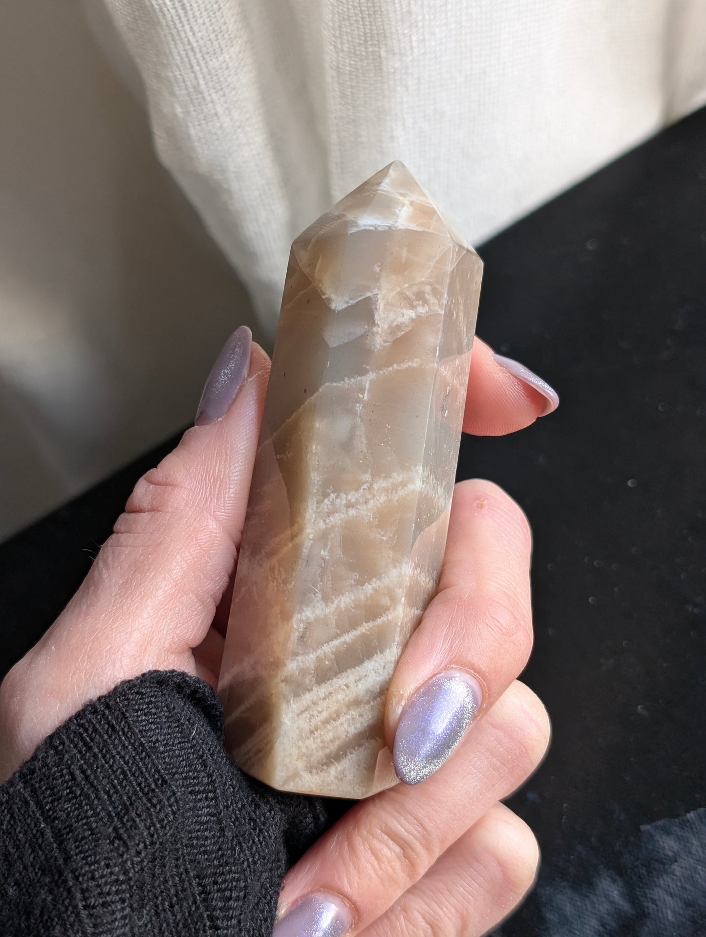 Pierre de lune pointe photo conforme