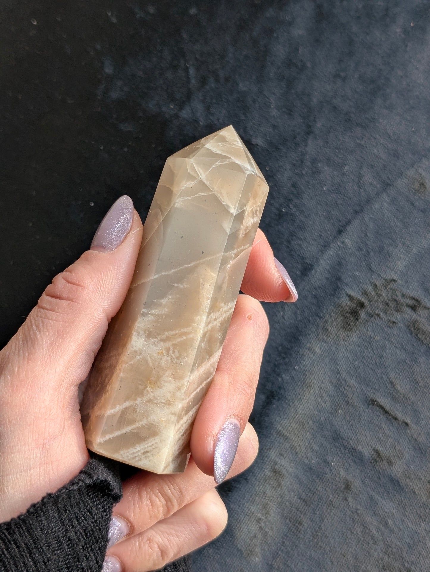 Pierre de lune pointe photo conforme