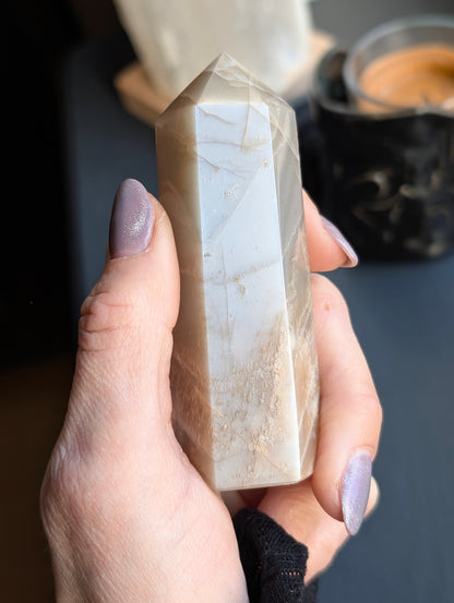 Pierre de lune pointe photo conforme