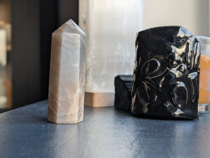 Pierre de lune pointe photo conforme