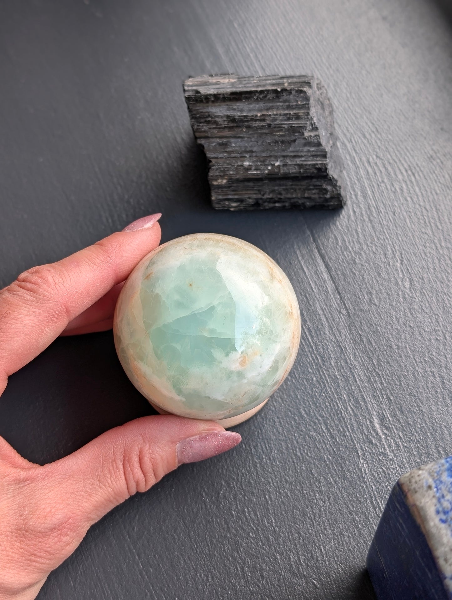 Sphère de calcite bleue 5.8 cm