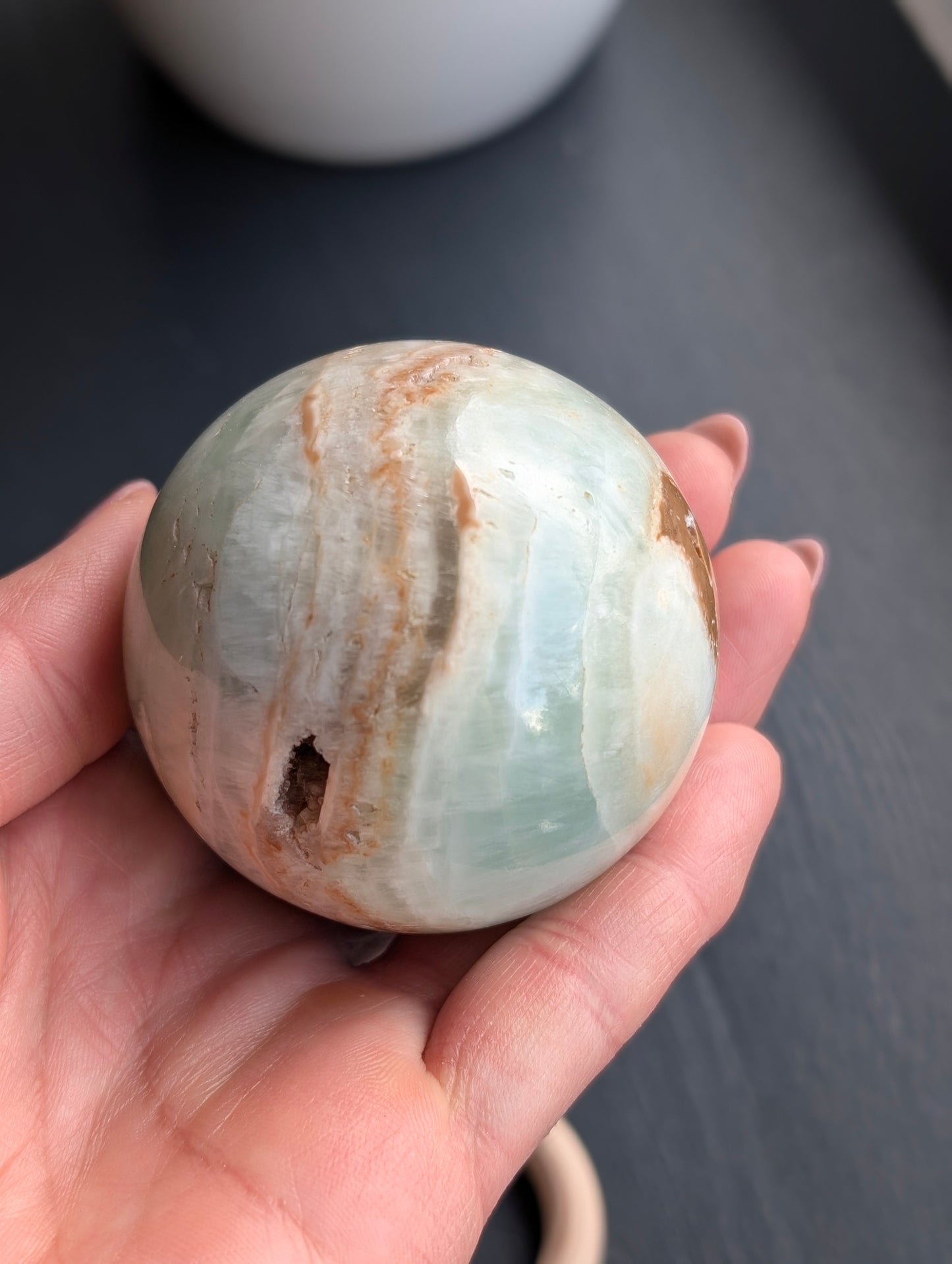 Sphère de calcite bleue 5.8 cm