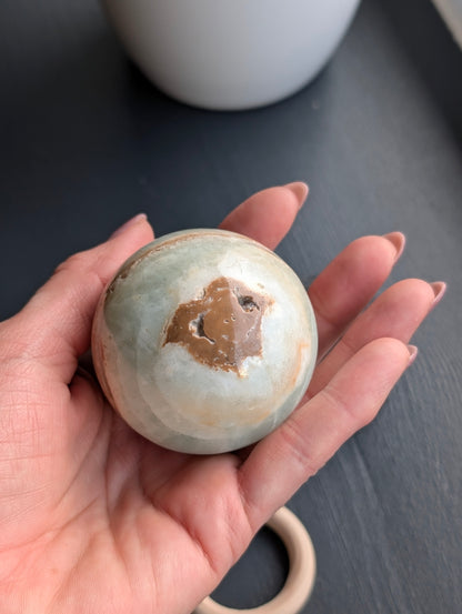 Sphère de calcite bleue 5.8 cm