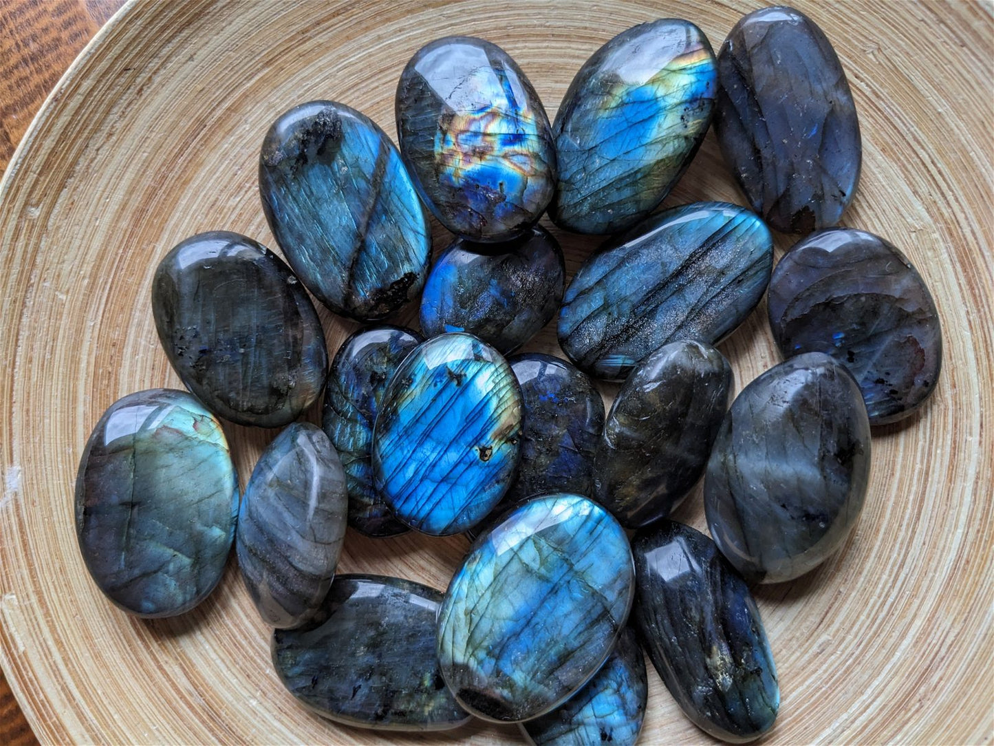 Petit galet de labradorite reflets garantis - Aurore Lune 