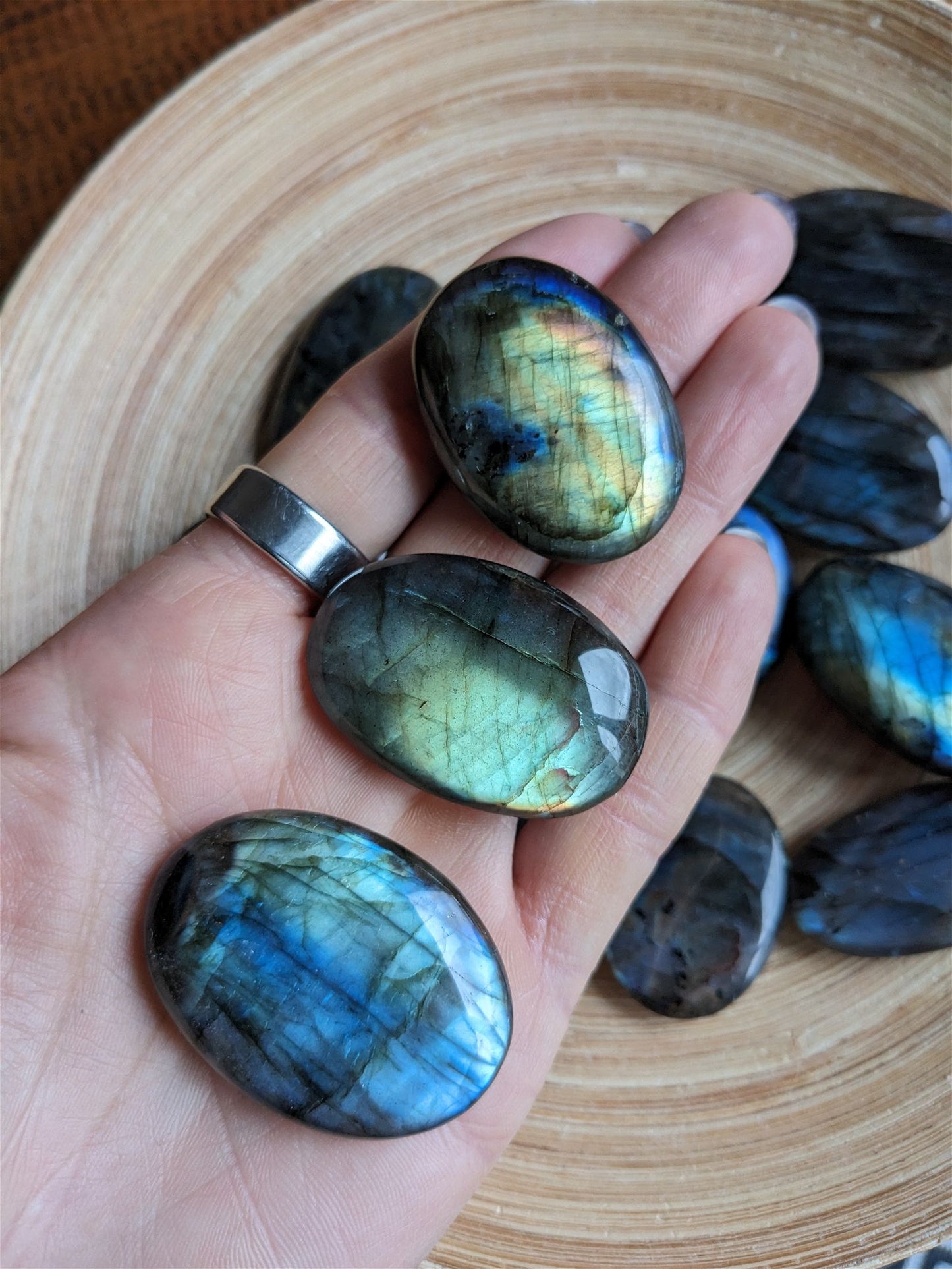 Petit galet de labradorite reflets garantis - Aurore Lune 