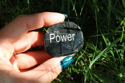 Petit galet plat POWER: augmenter son pouvoir - Aurore Lune 