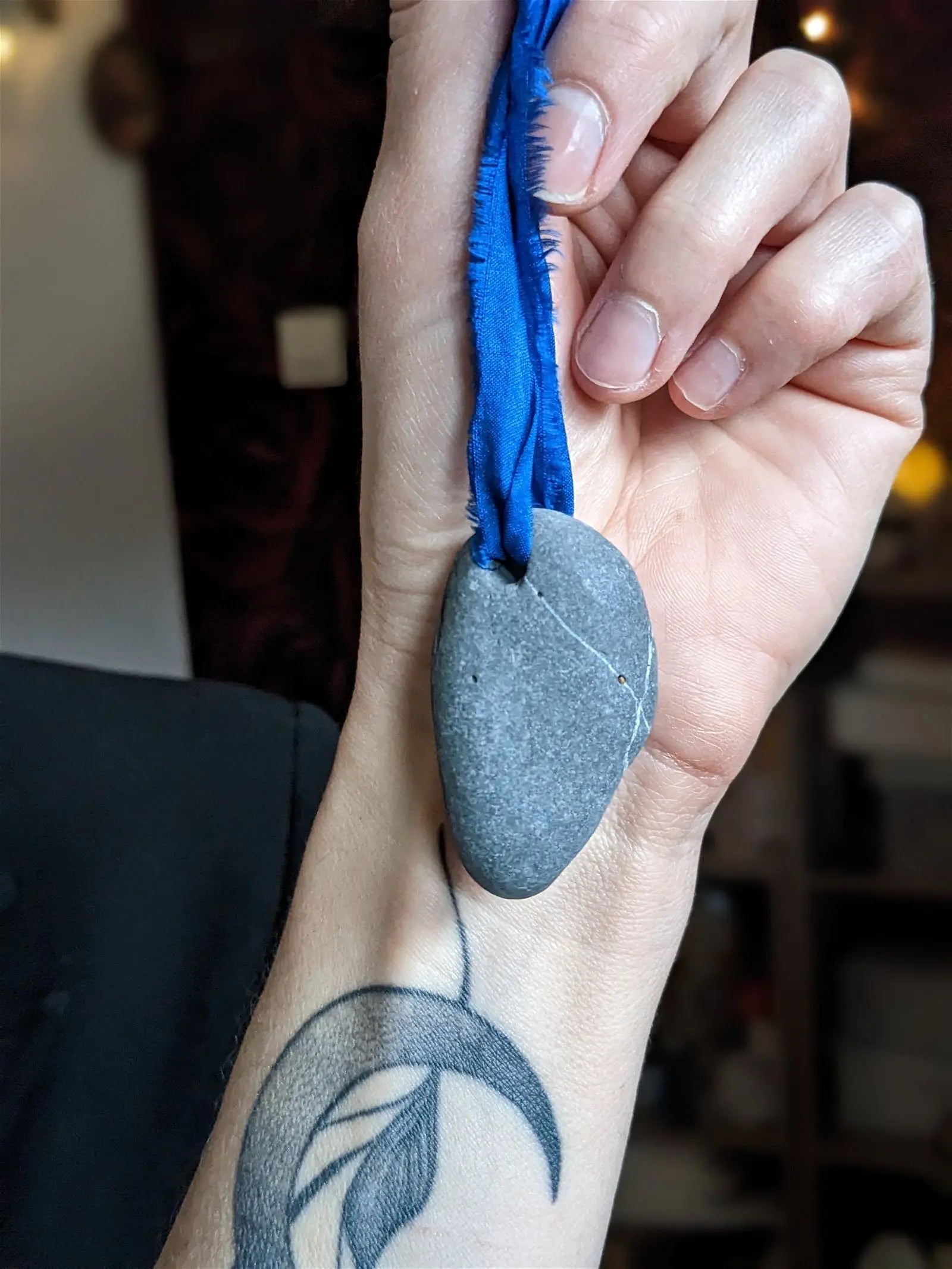 Pierre de protection irlandaise pierre de sorcière hagstone moyenne - Aurore Lune 
