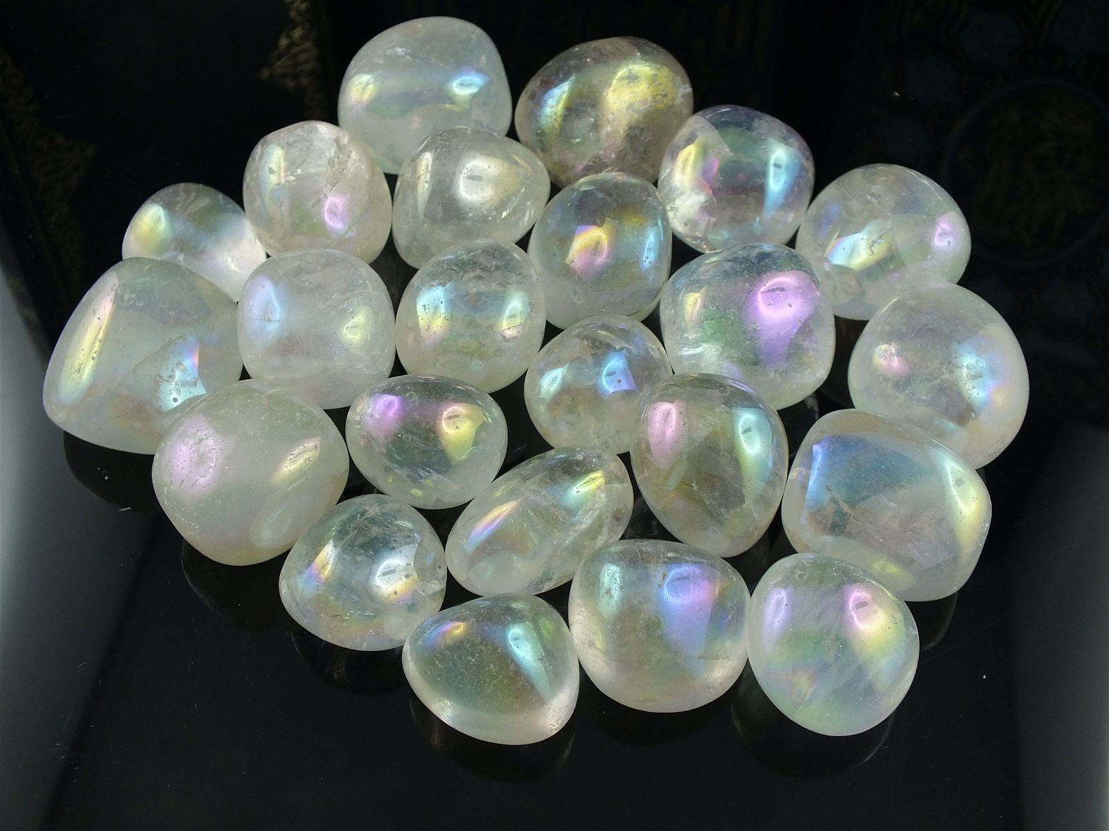 Pierre roulée en quartz angel aura  COULEUR ARTIFICIELLE - Aurore Lune 