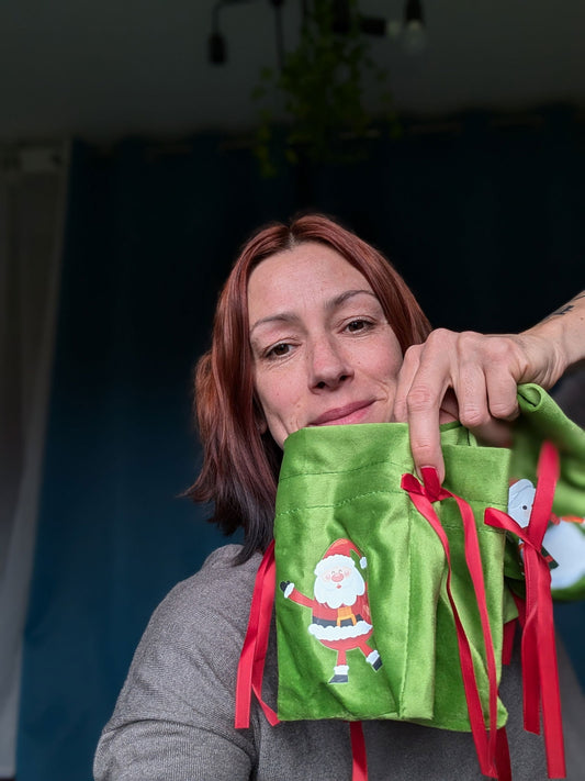 Pochon cadeau de Noël en velours vert - Aurore Lune 