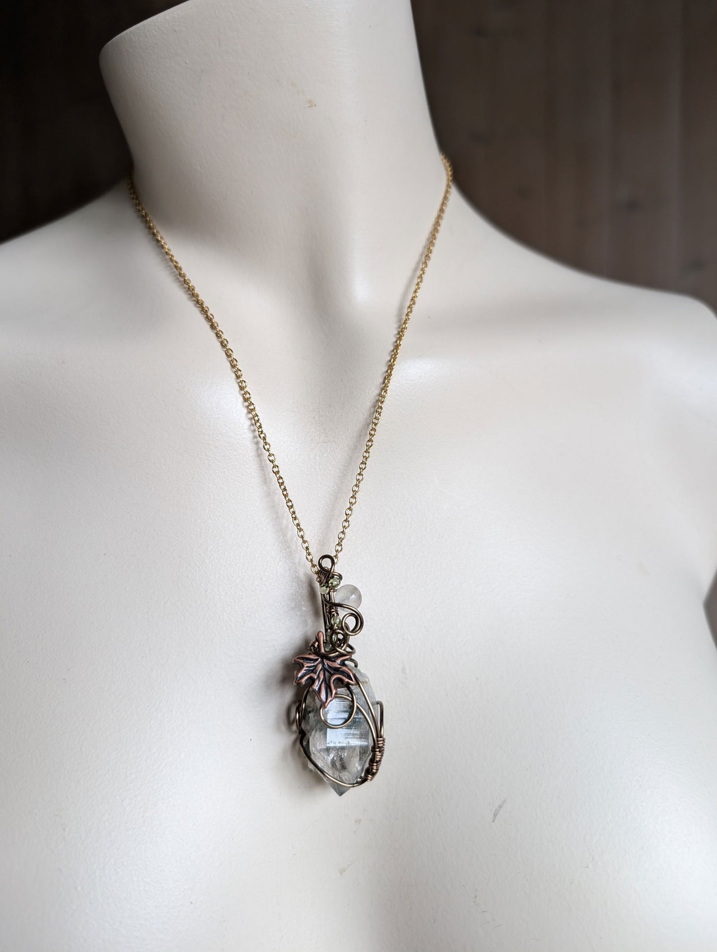 Quartz lodolite chlorite en collier Bourg d'Oisan Alpes - Aurore Lune 