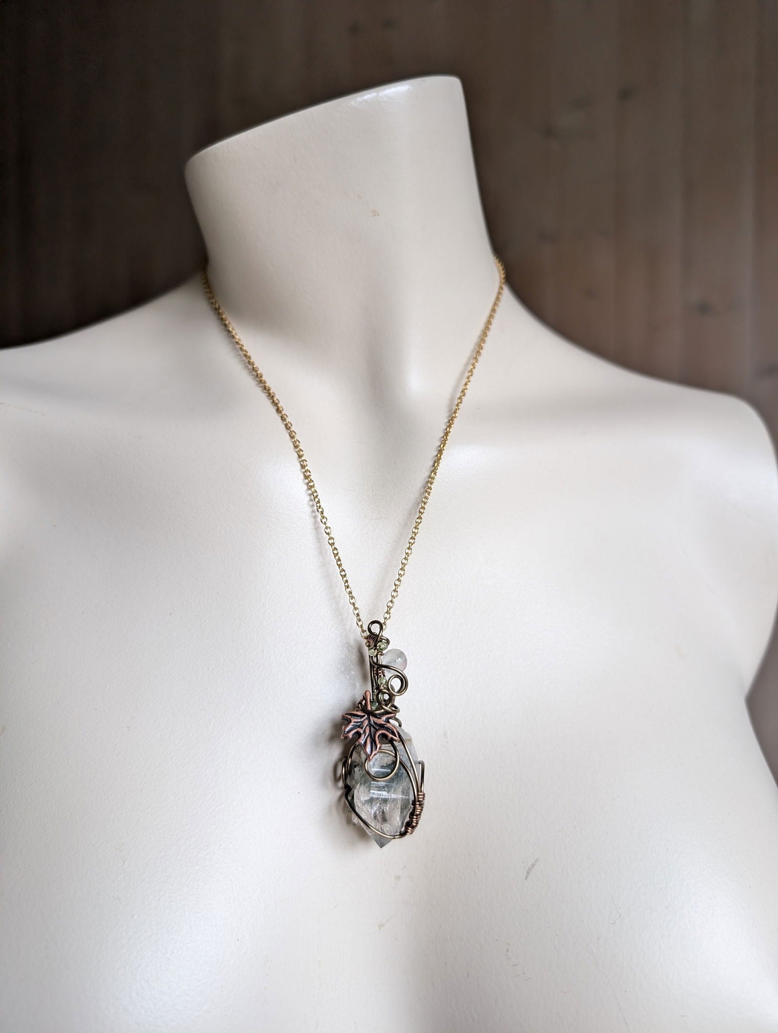 Quartz lodolite chlorite en collier Bourg d'Oisan Alpes - Aurore Lune 