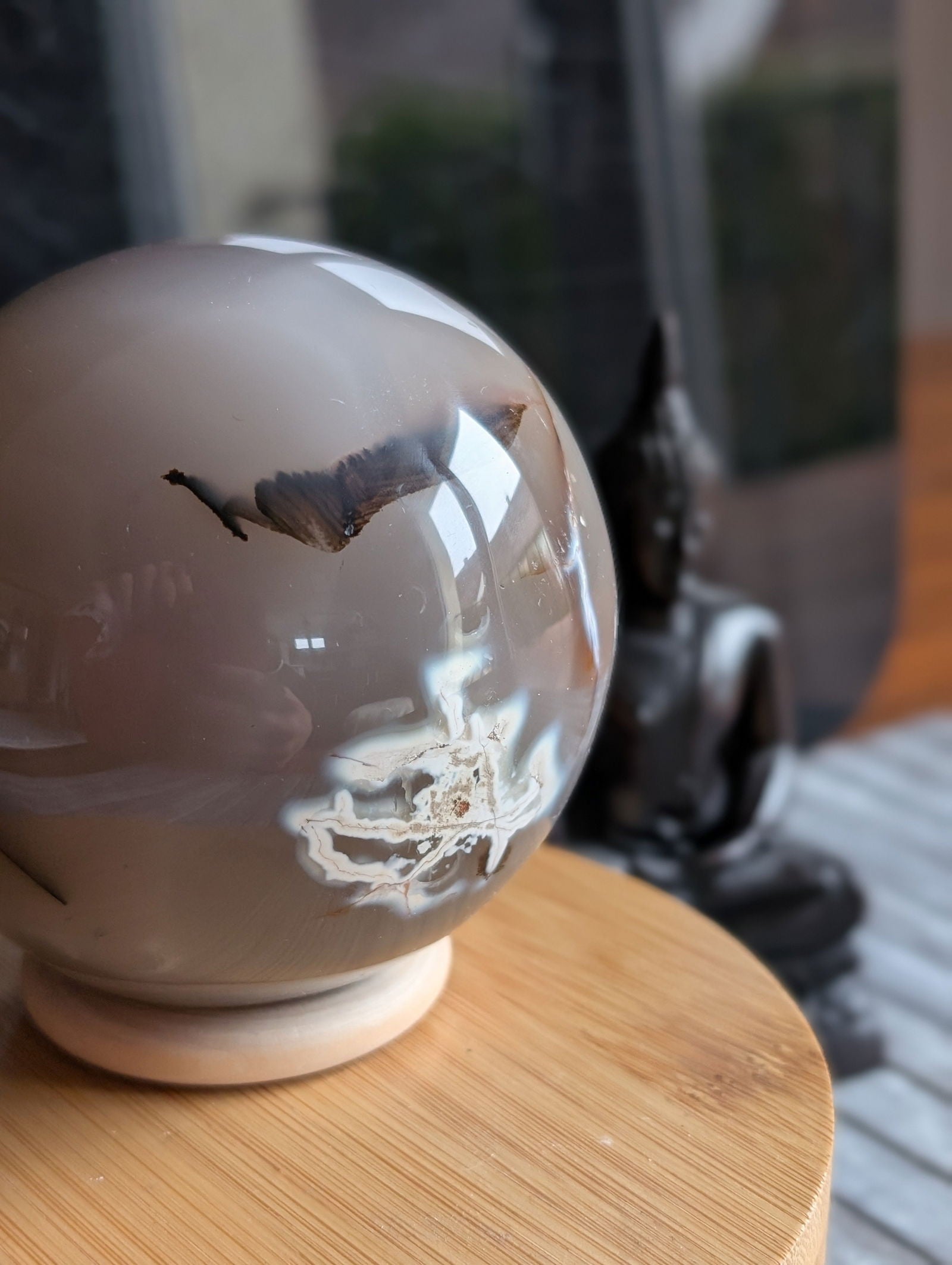 Sphere agate cristallisée 8 cm - Aurore Lune 