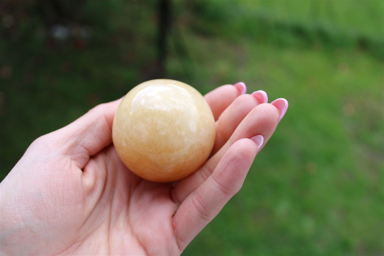 Sphère de Calcite orange avec socle * COLIS - Aurore Lune 