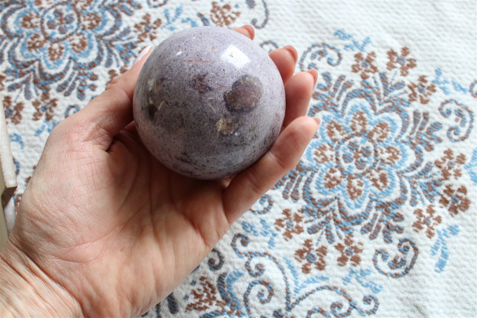 Sphère de lépidolite 7 cm - 500 grammes - Aurore Lune 