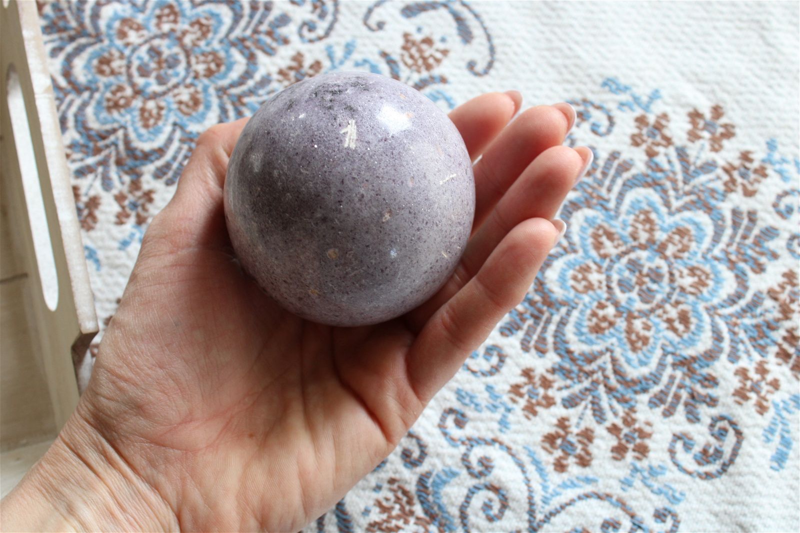 Sphère de lépidolite 7 cm - 500 grammes - Aurore Lune 