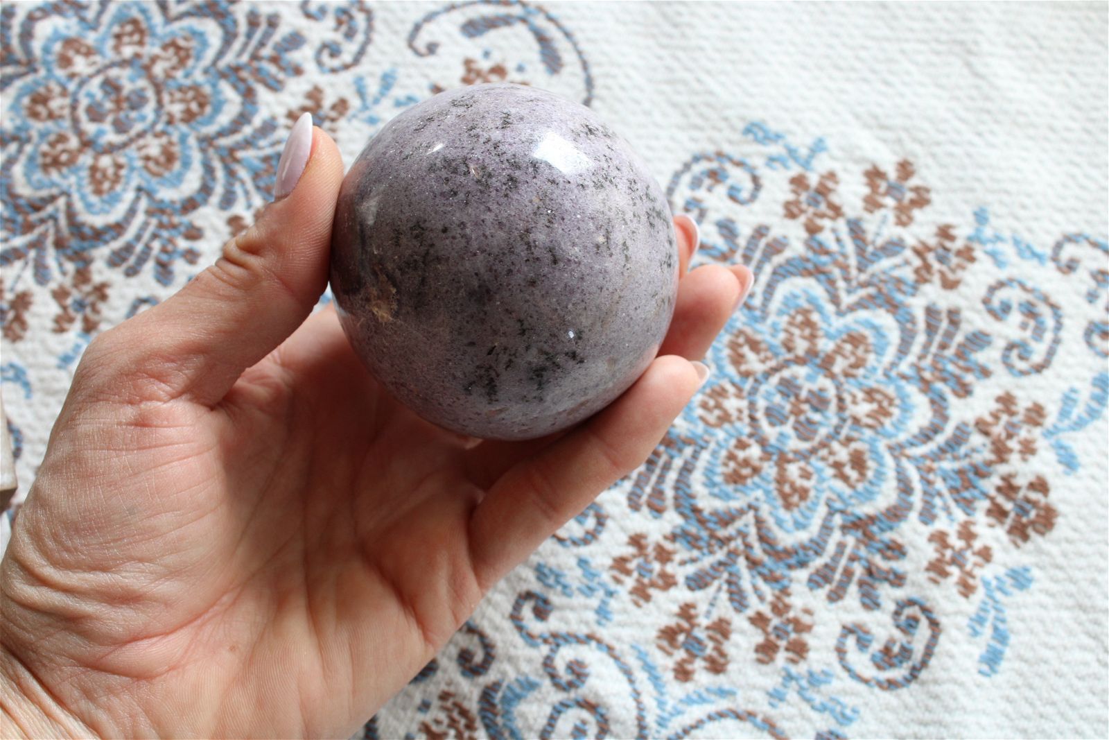 Sphère de lépidolite 7 cm - 500 grammes - Aurore Lune 