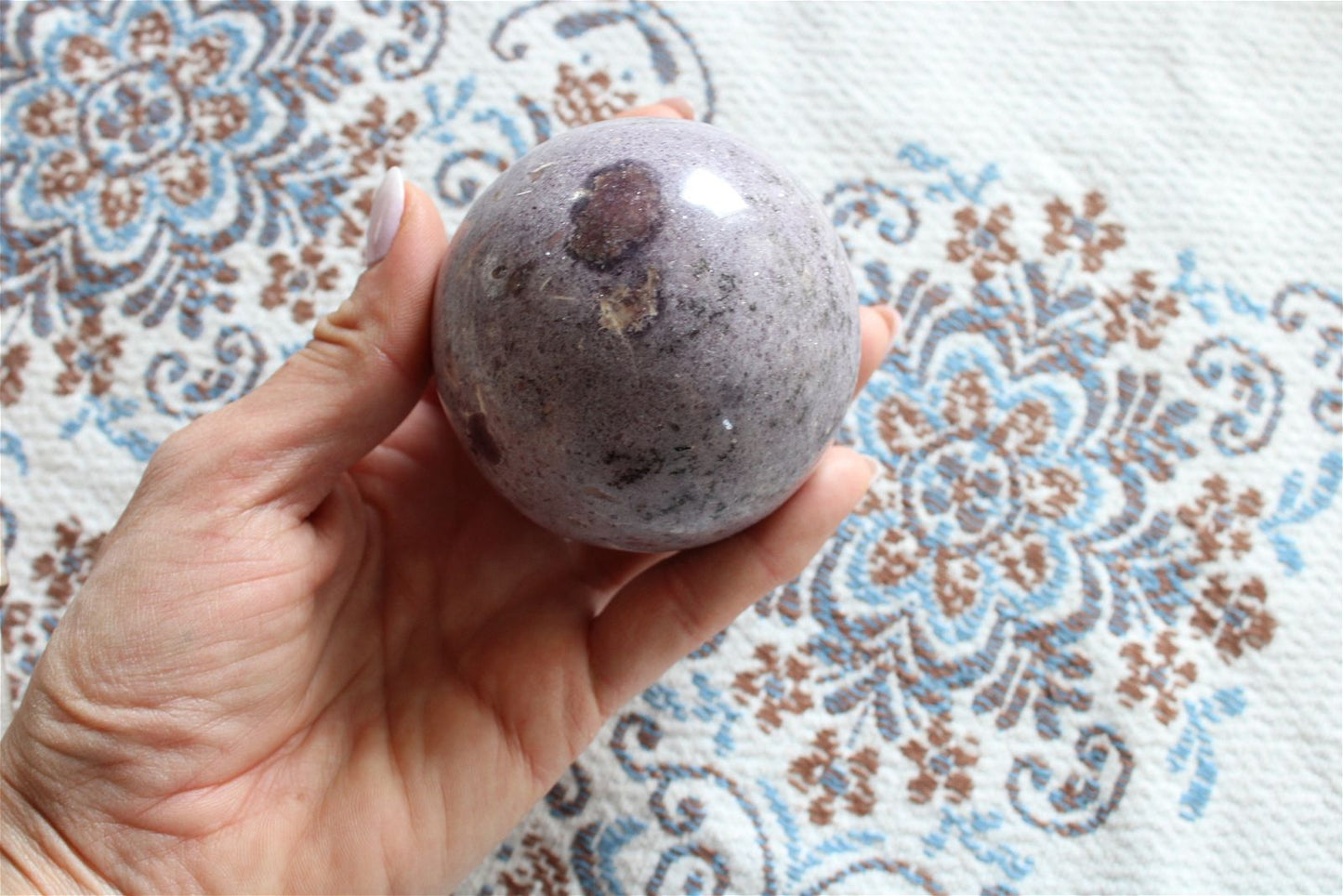 Sphère de lépidolite 7 cm - 500 grammes - Aurore Lune 