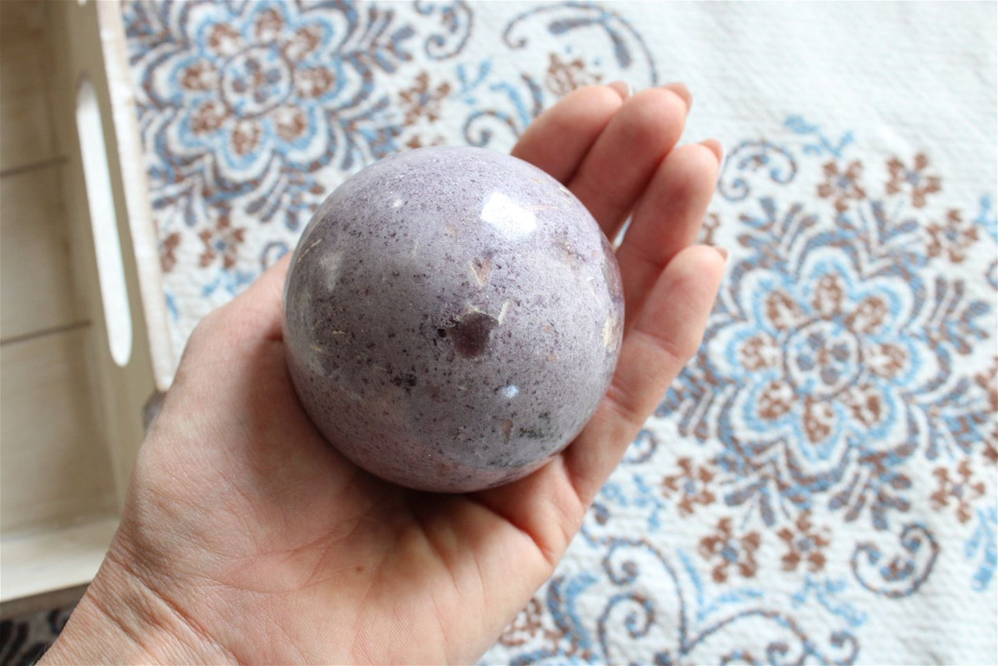 Sphère de lépidolite 7 cm - 500 grammes - Aurore Lune 