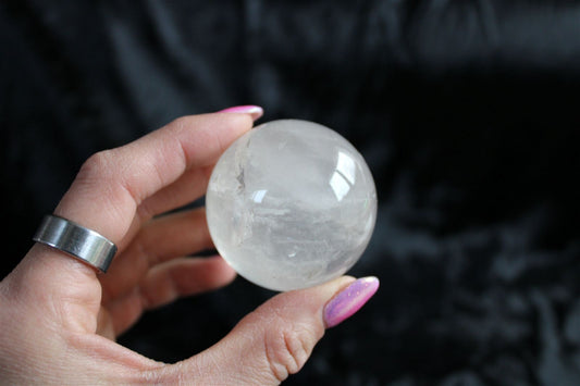 Sphère en cristal de roche 5.5 cm avec support - Aurore Lune 