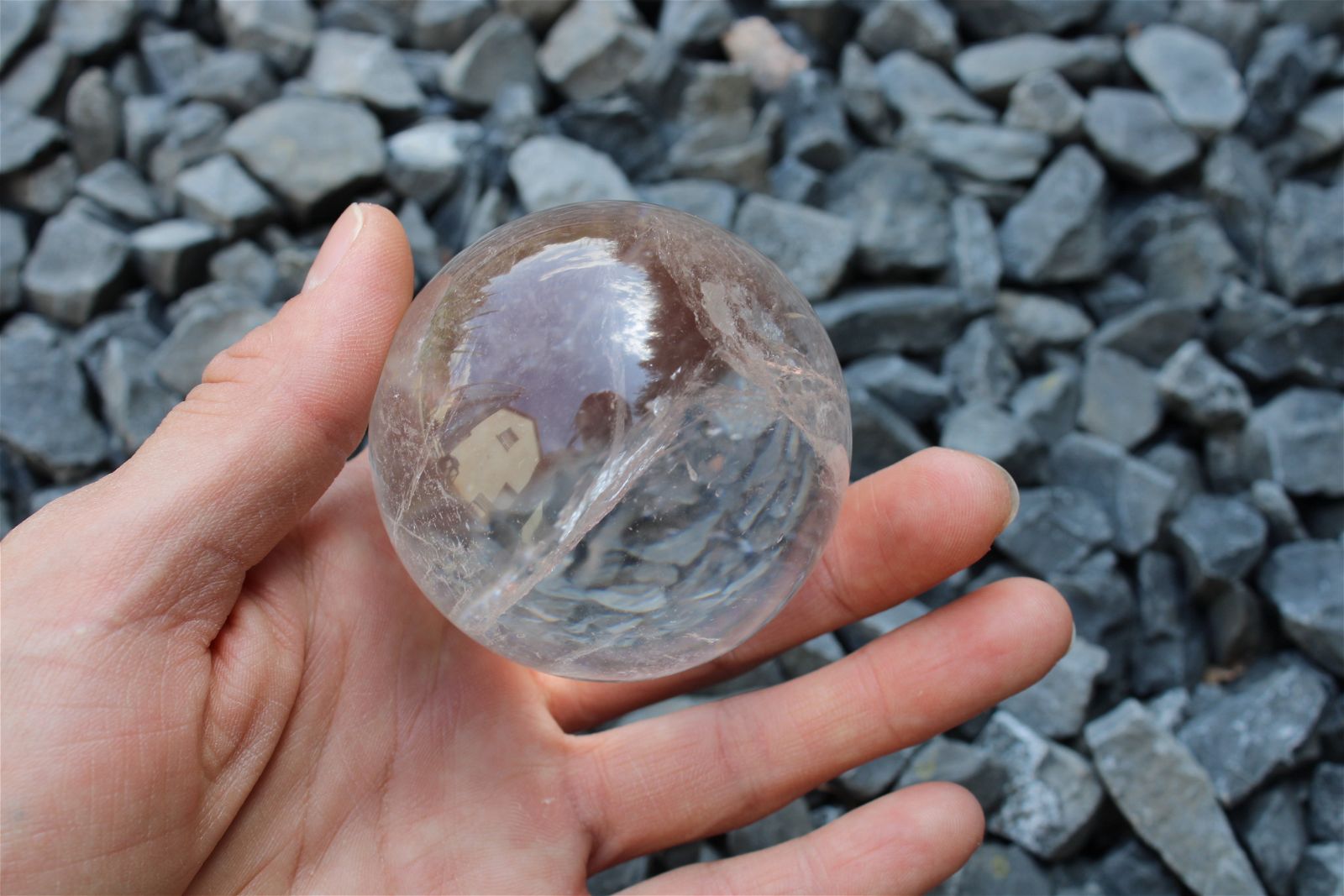 Sphère en cristal de roche 6 cm avec support - Aurore Lune 