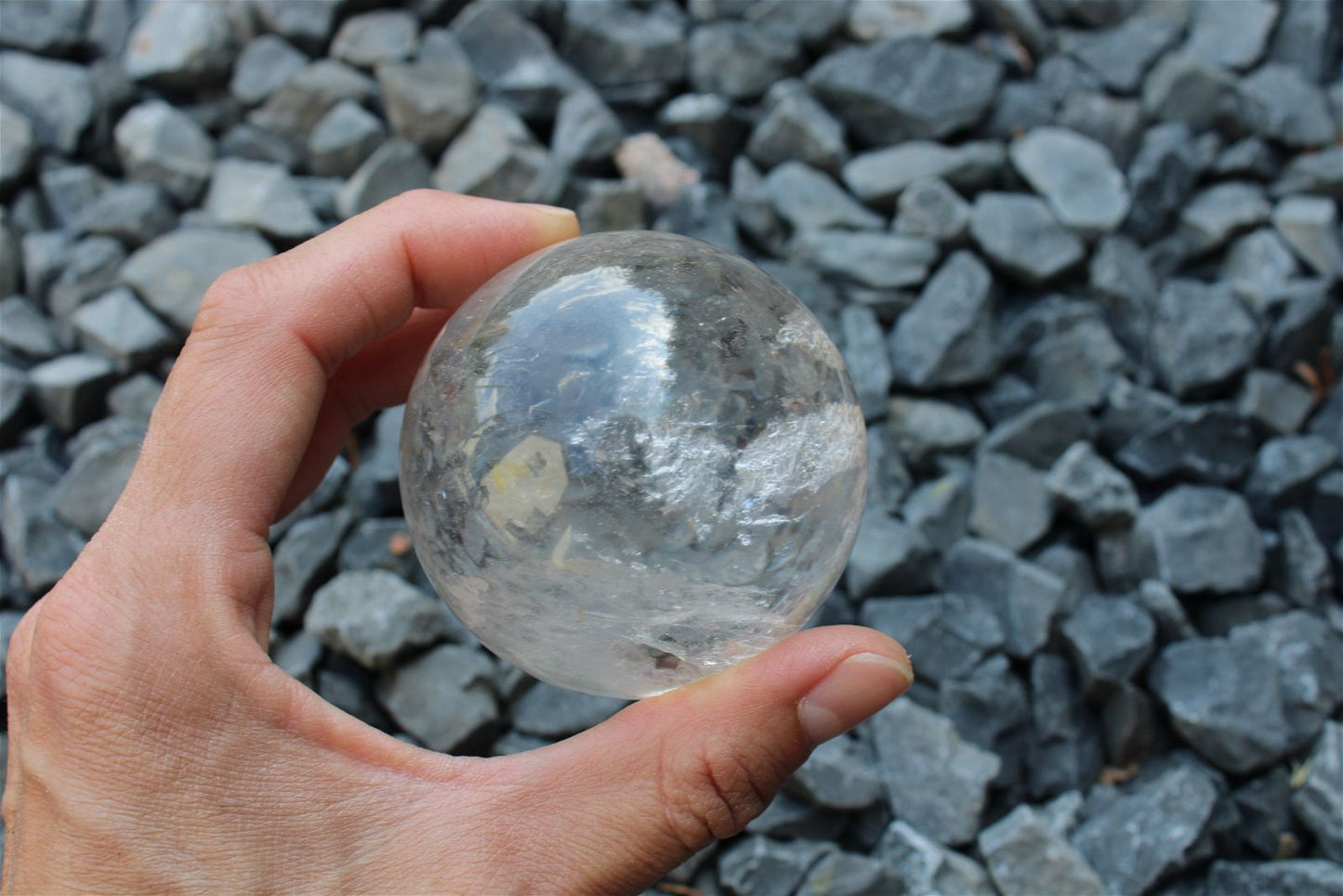 Sphère en cristal de roche 6 cm avec support - Aurore Lune 