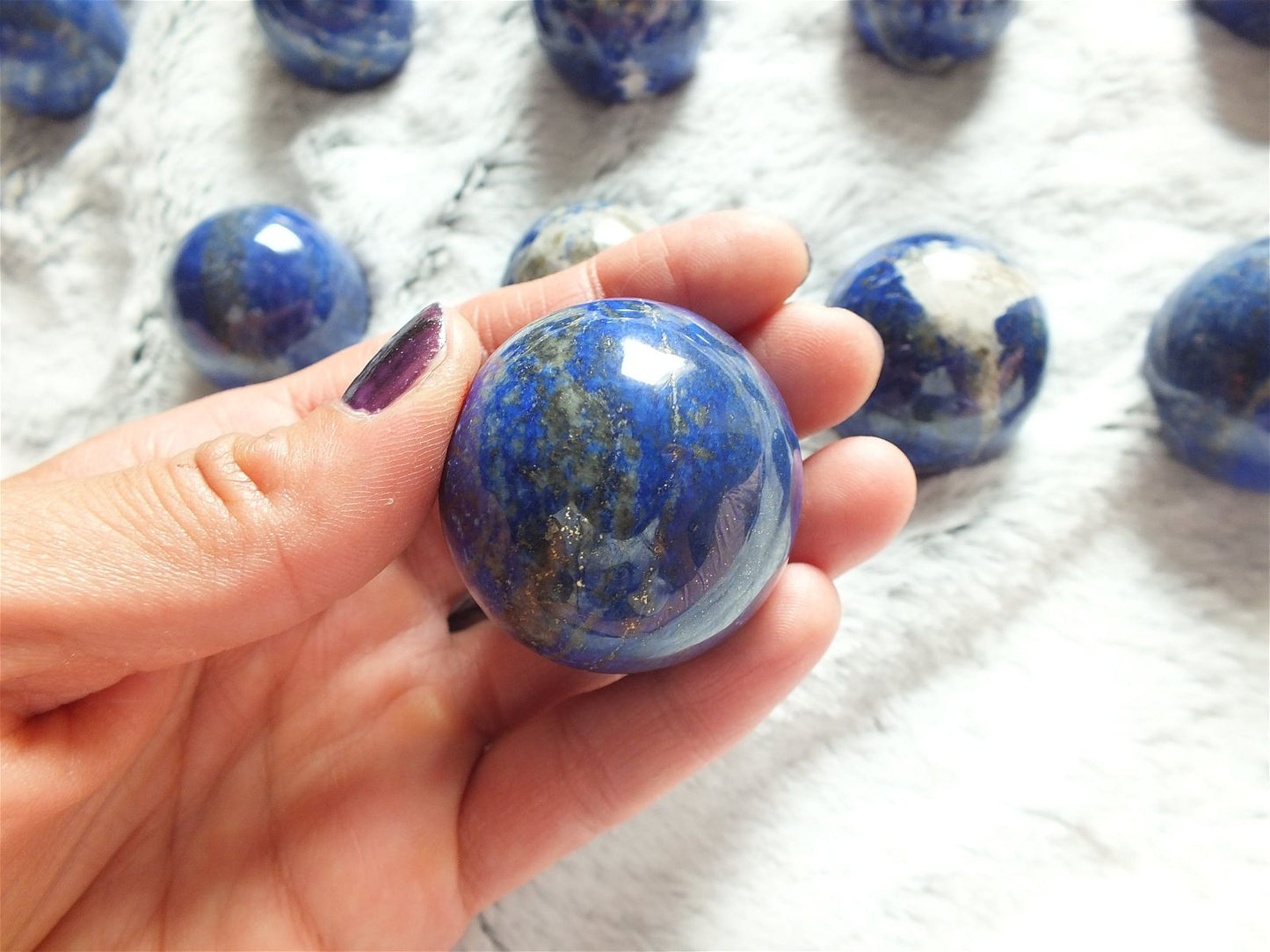 Sphère en lapis lazuli couleur vibrante - Aurore Lune 