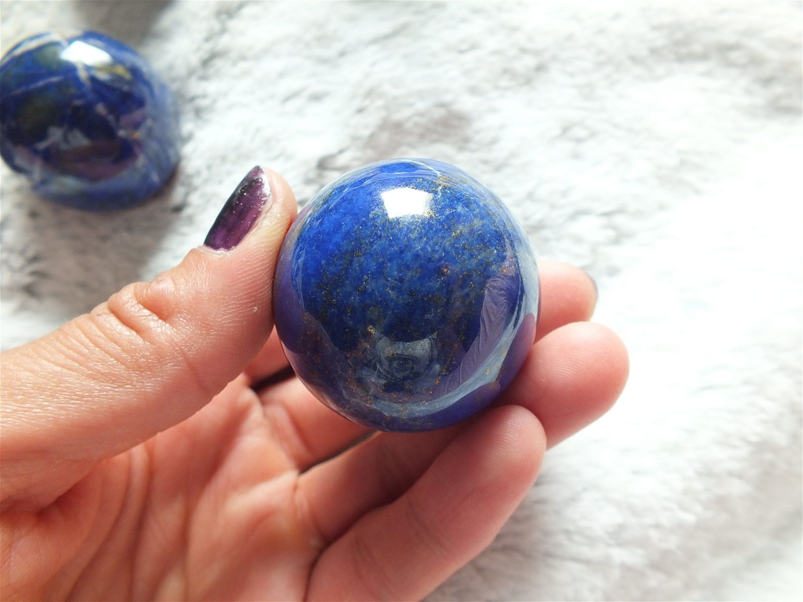 Sphère en lapis lazuli couleur vibrante - Aurore Lune 