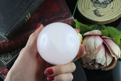Sphère en manganocalcite 7 cm - Aurore Lune 