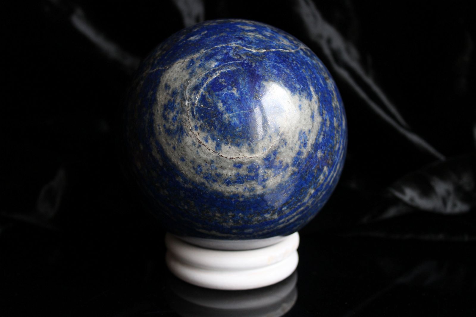 Sphère lapis lazuli 2.522 kg 11.5 cm - Aurore Lune 