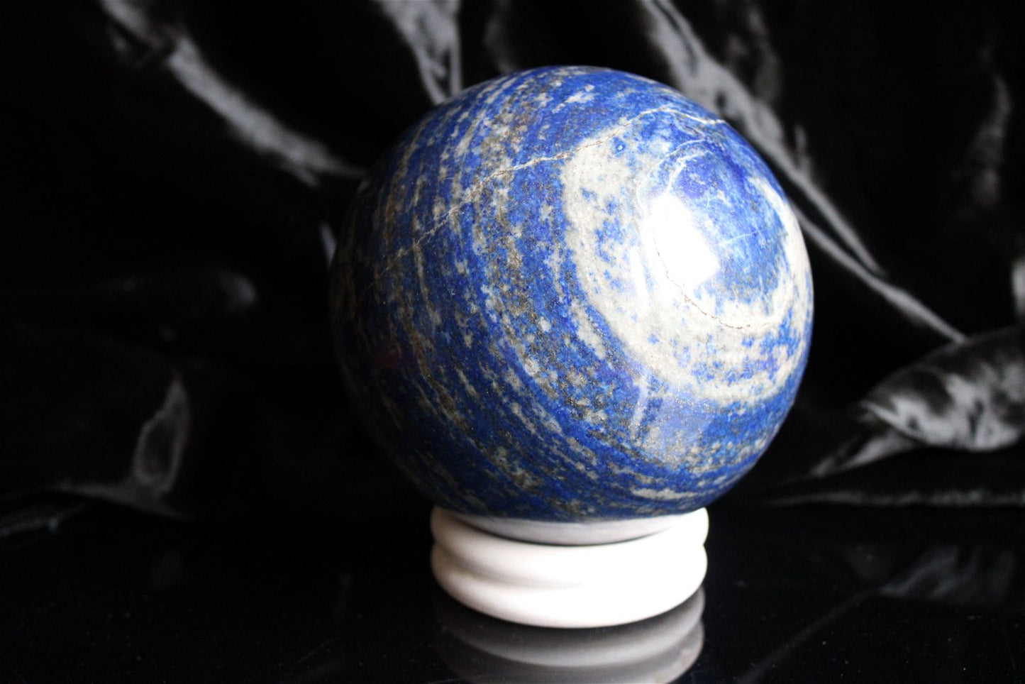 Sphère lapis lazuli 2.522 kg 11.5 cm - Aurore Lune 