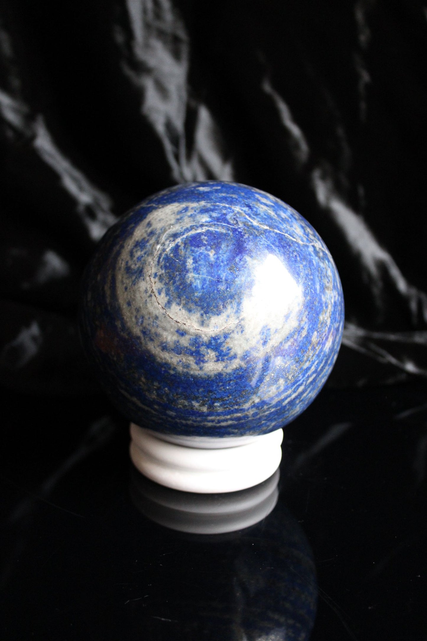 Sphère lapis lazuli 2.522 kg 11.5 cm - Aurore Lune 