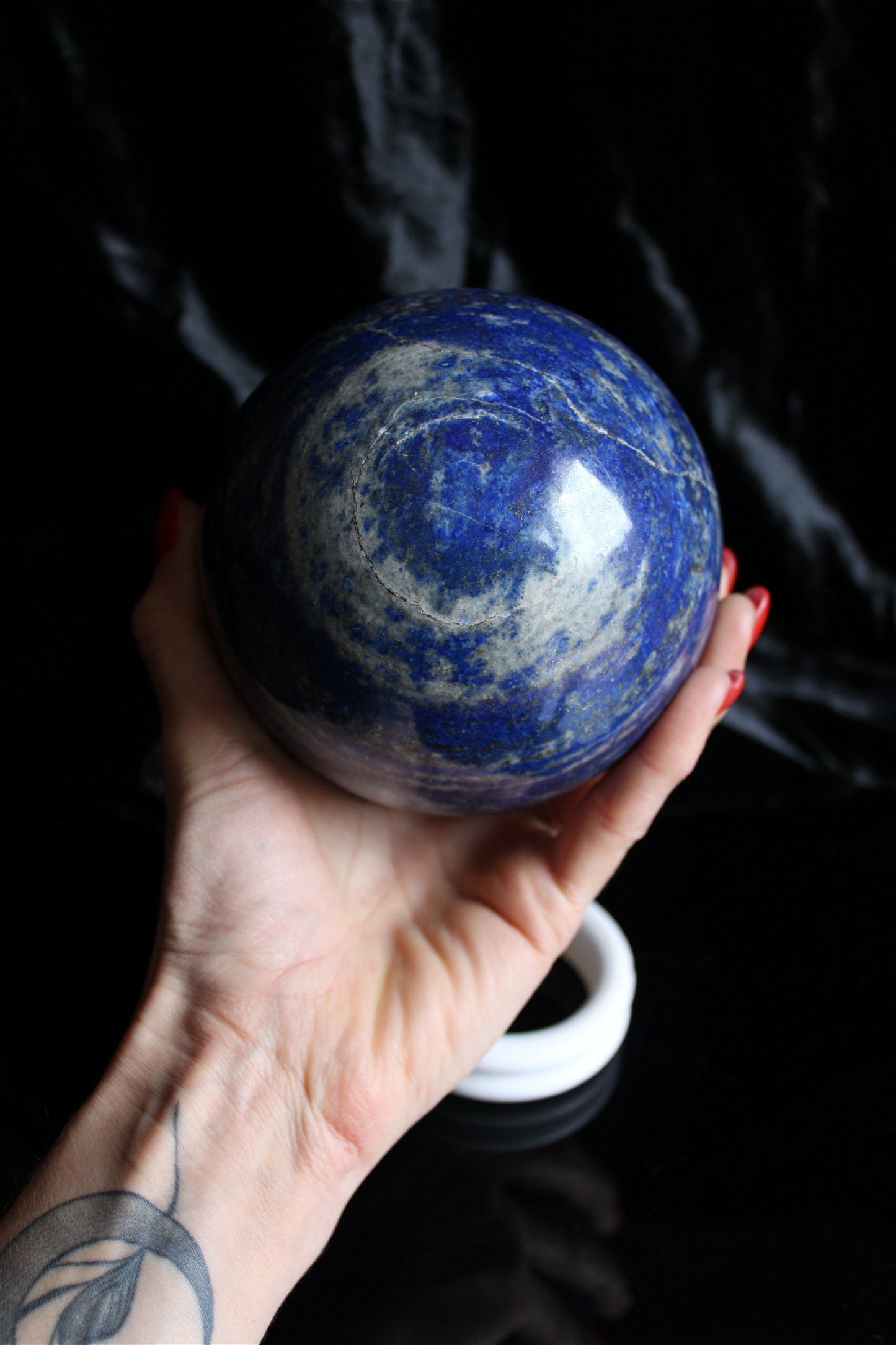 Sphère lapis lazuli 2.522 kg 11.5 cm - Aurore Lune 