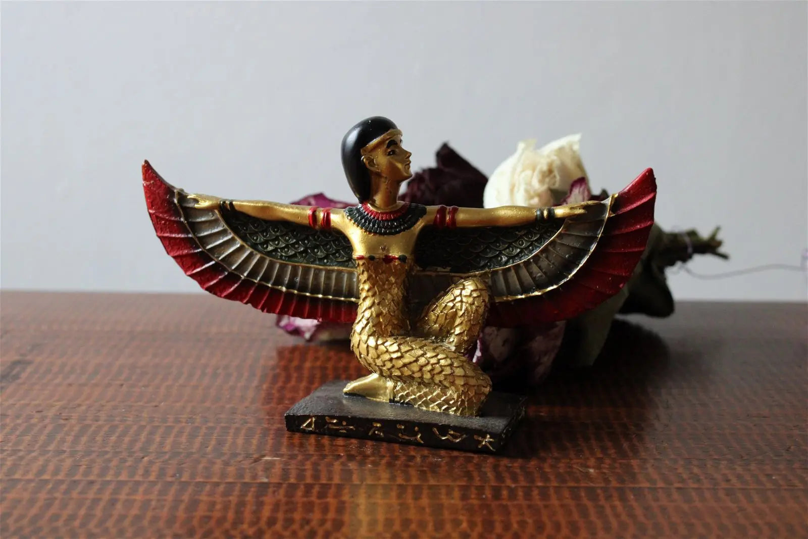 Statuette Isis ailes déployées 15cm de large - Aurore Lune 