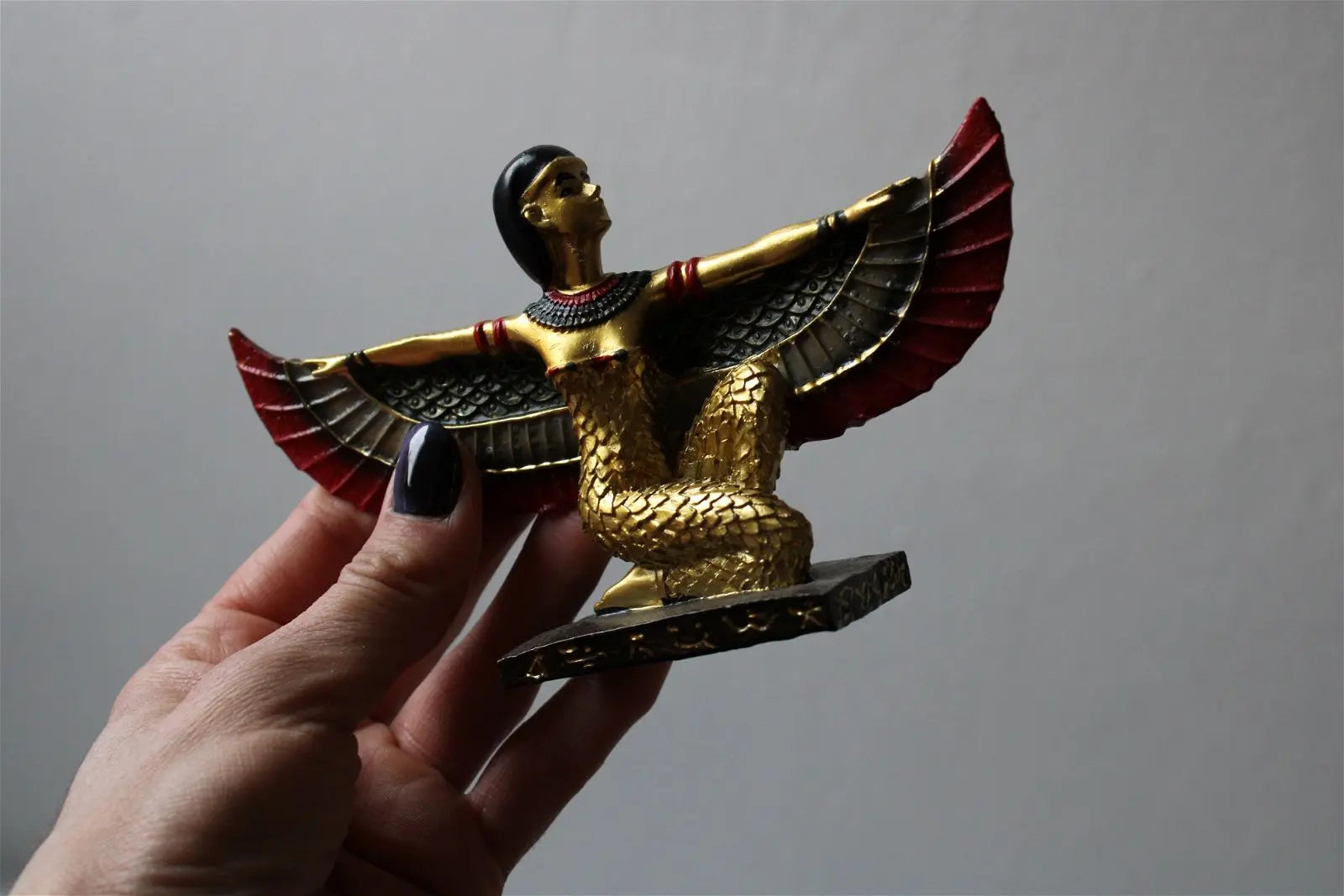 Statuette Isis ailes déployées 15cm de large - Aurore Lune 