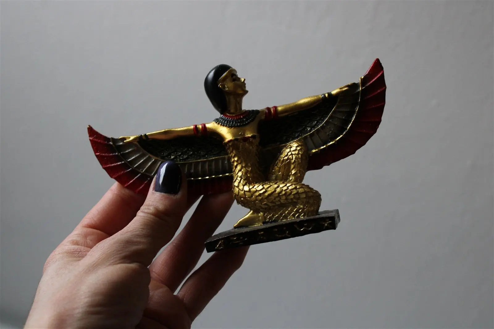 Statuette Isis ailes déployées 15cm de large - Aurore Lune 