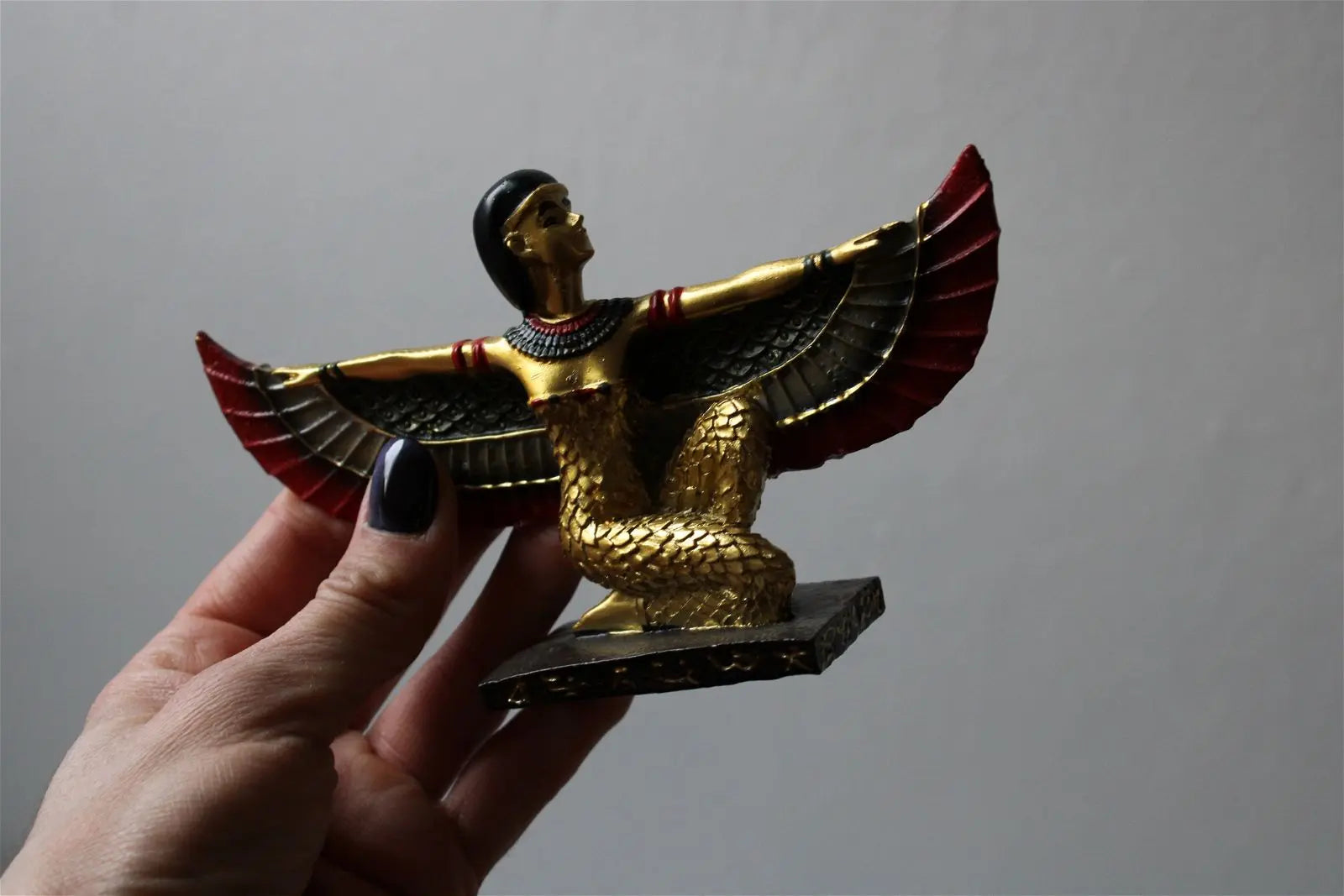 Statuette Isis ailes déployées 15cm de large - Aurore Lune 