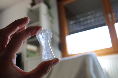 Un ange en cristal de roche 5 - 6 cm - Aurore Lune 