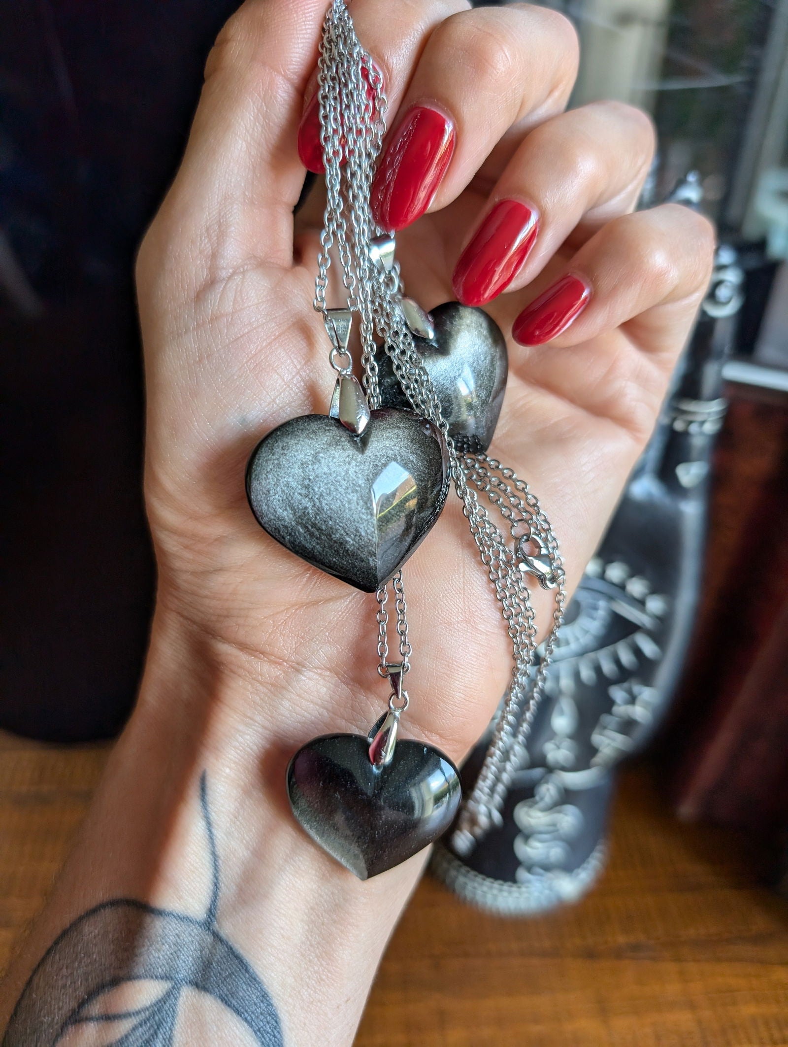 Un collier coeur en obsidienne argentée - Aurore Lune 