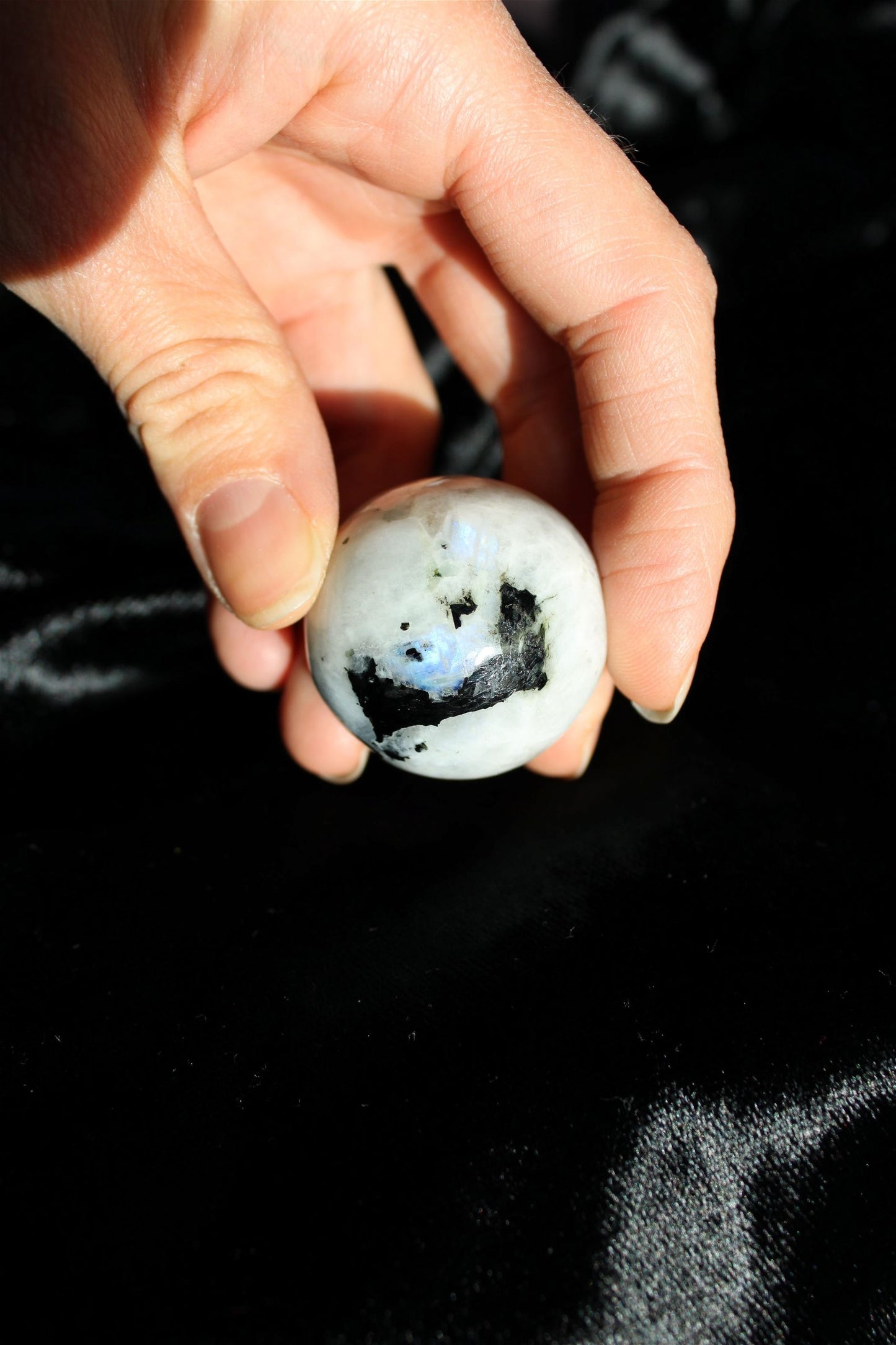 1 sphère labradorite blanche / pierre de lune arc en ciel 3.45 cm - Aurore Lune 