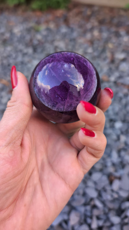Sphère en fluorite violette