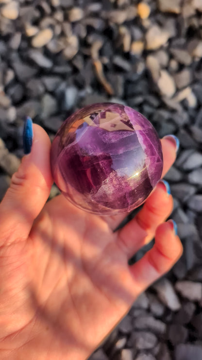 Sphère en fluorite violette