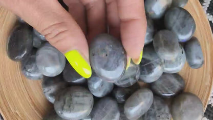 Pierre roulée labradorite