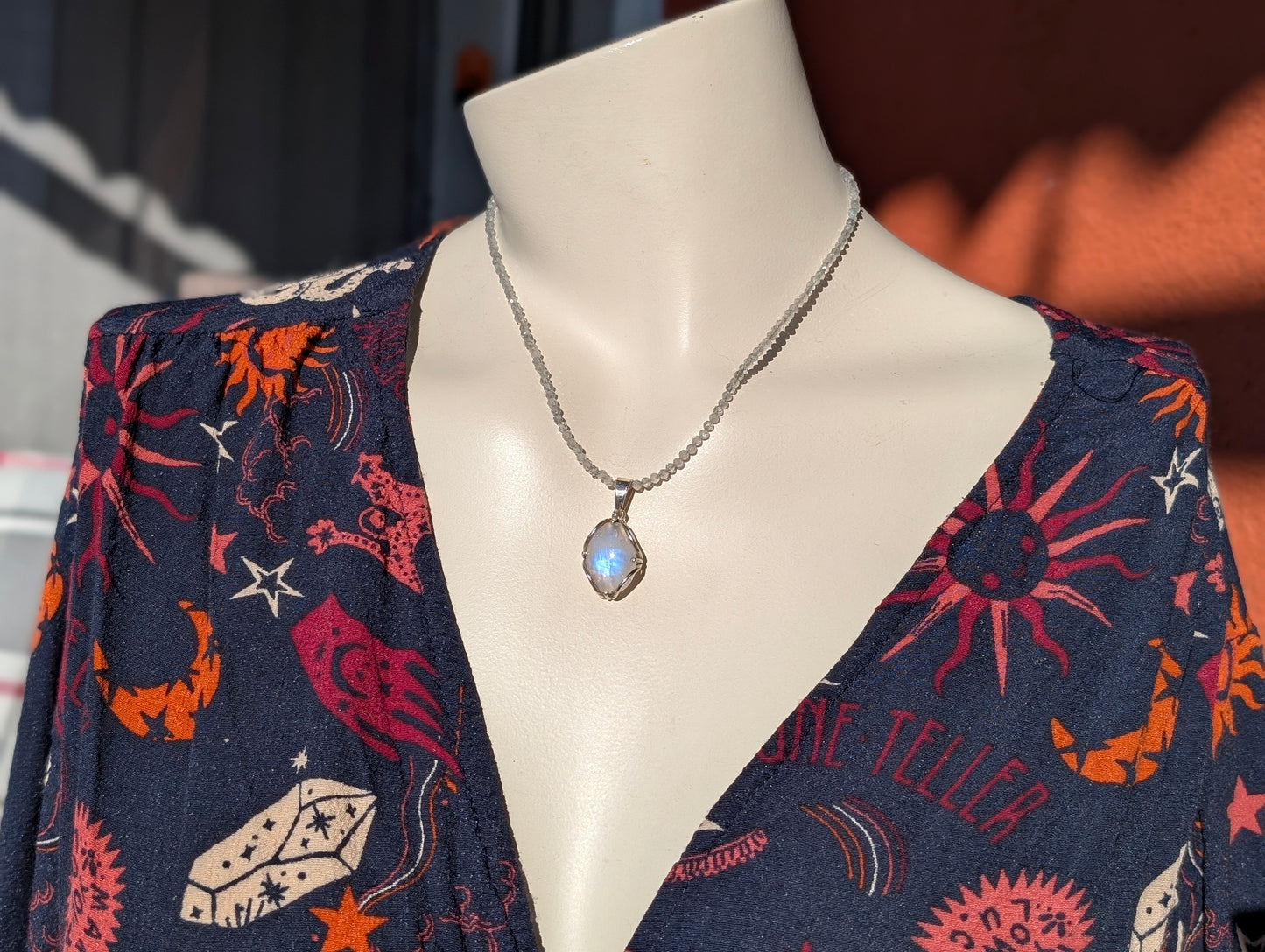 Collier avec labradorite blanche pierre de lune arc-en-ciel et labradorite