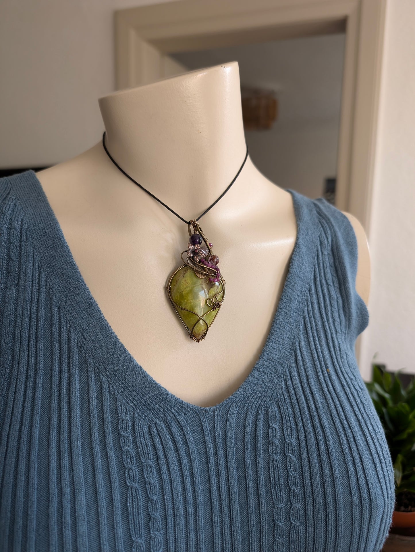 Collier en opale verte wire wrap