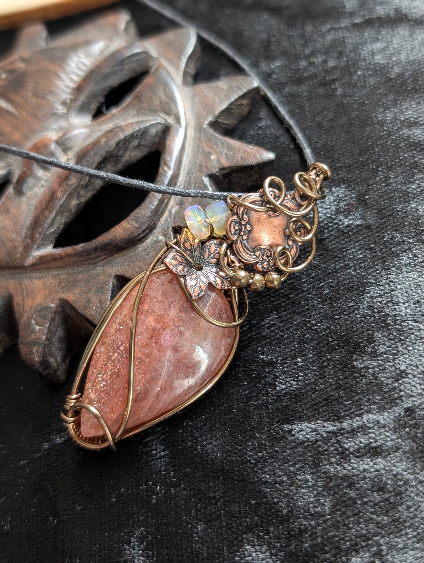 Collier pierre de soleil