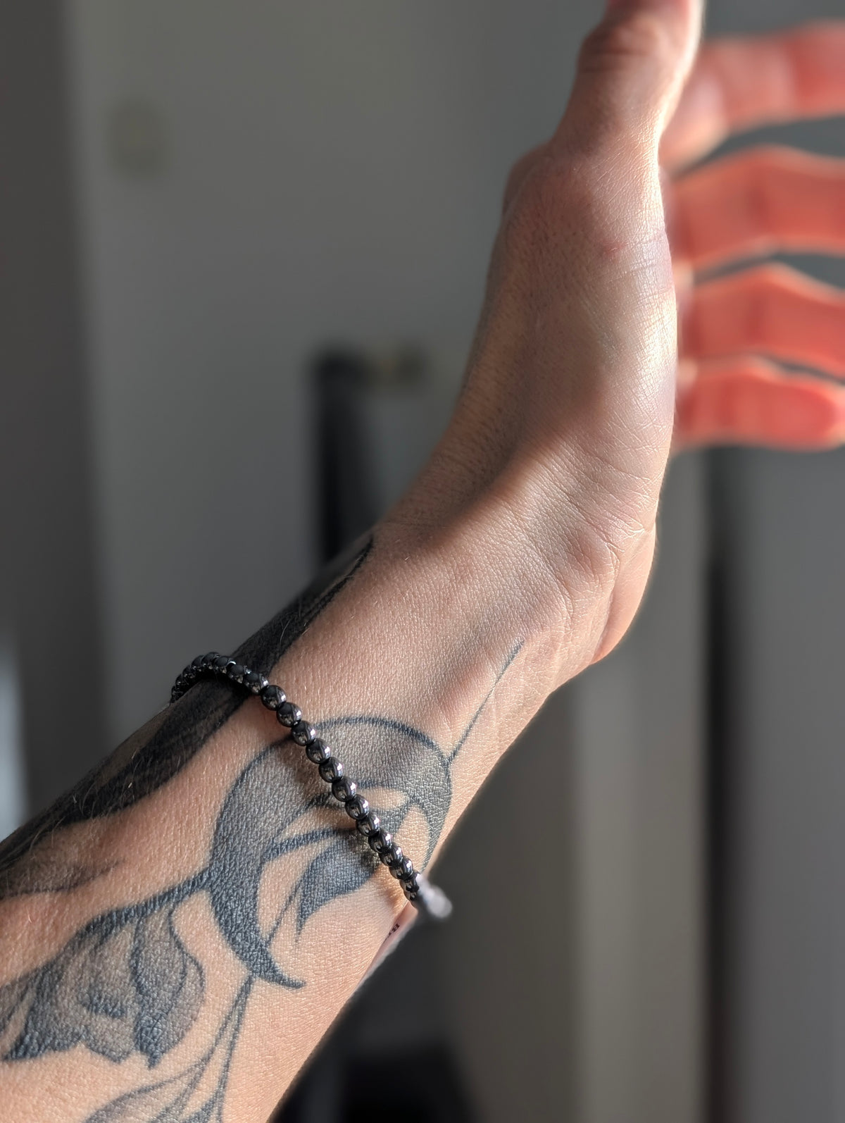 Bracelet homme ou femme hématite 4 mm 17 cm