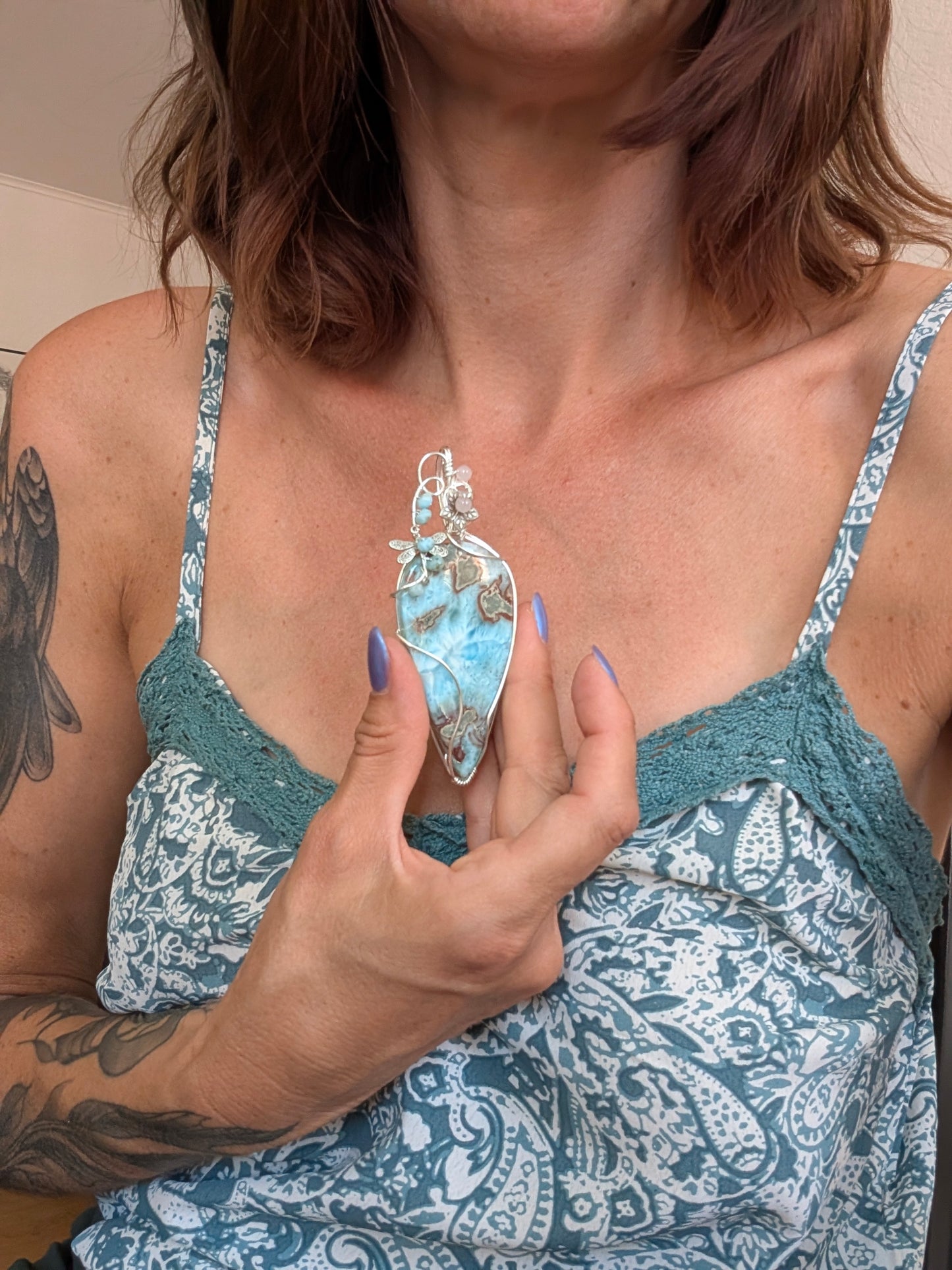 Collier avec larimar wire wrap